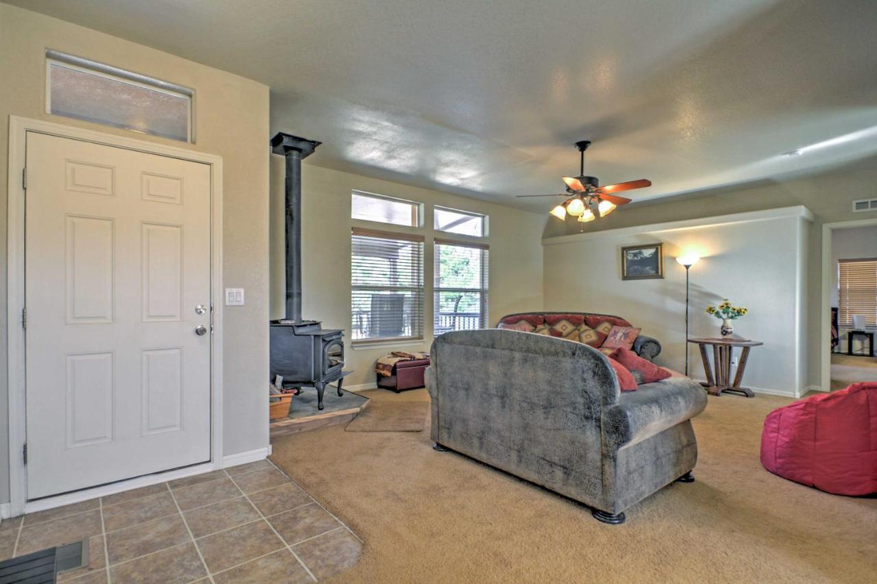 Beautiful Kanab Home With Yard - Walk To Restaurants Exterior foto